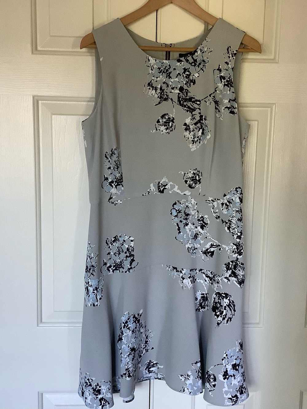 Armani Exchange Sleeveless Floral Print Gray Dress